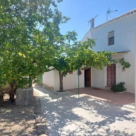 Dehesilla Olive Orchard Retreat Fuentes de Cesna